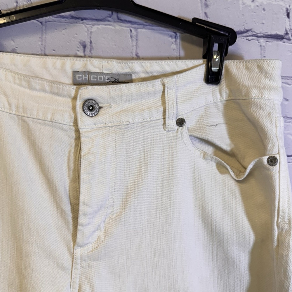 Chicos Platinum Jeans Womens White Denim Straight Leg Stretch Size 2